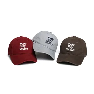 Gorras de béisbol unisex con bordado de letras en colores granate, gris y marrón