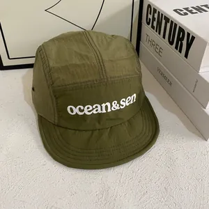 Cappellino camper a 5 pannelli verde oliva in tessuto ripstop con stampa ocean & sen