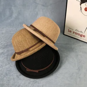 Cappelli estivi in paglia da donna in beige, marrone e nero con dettaglio a fiocco