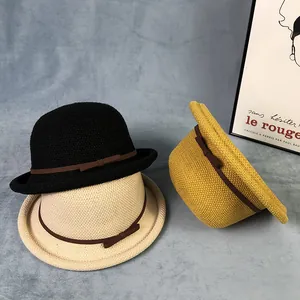 Cappelli estivi da donna in beige, nero e giallo con eleganti fiocchi di nastro