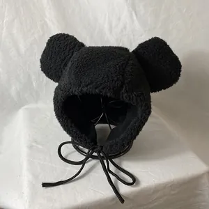 Winter pluche trapperhoed in zwart fleece met schattige oren en kinbandjes