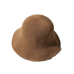 Opvouwbare bruine gebreide zonnehoed voor dames van katoen en linnen in bucket hat model