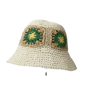 Handgemaakte gehaakte zonnehoed met madeliefjespatroon in beige voor dames in de zomer