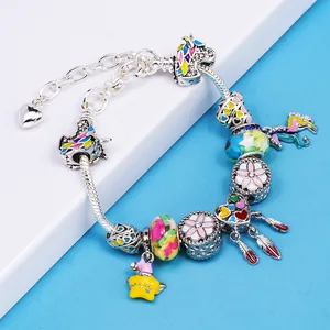 Pulsera de cadena de serpiente ajustable en plata con dijes de unicornio y atrapasueños