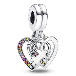 Charm de corazón con puzzle en plata y circonitas de colores para pulseras de DIY