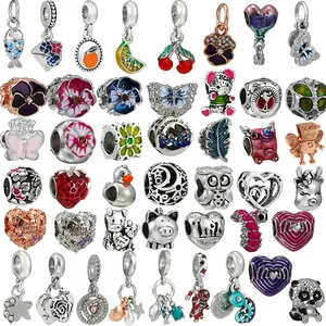 Ciondoli in Lega Smaltati Fiore Farfalla per Creazione Gioielli Bracciale Animali Frutta Cuore Pendenti DIY Accessori Donna