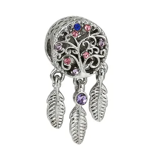 Ciondolo Albero della Vita in argento con cristalli colorati e piume pendenti