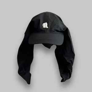 Quick-dry black baseball cap with neck protection flap and white R embroidery