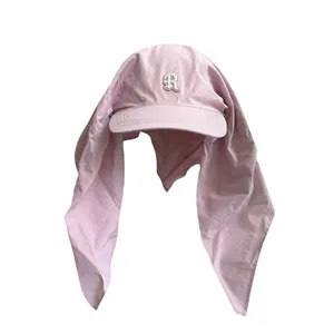 Quick-dry pink sun hat with neck protection flap and embroidered letter R detail