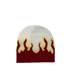 Berretto in maglia hip hop con motivo a fiamme rosso, bianco e giallo per l'inverno