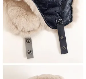 Détail de la texture en similicuir et de la doublure en peluche du bonnet d'aviateur