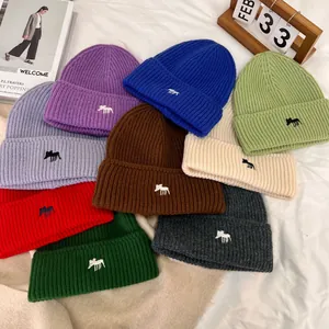 Gorros de punto grueso en 9 colores con bordado de alce en el dobladillo doblado