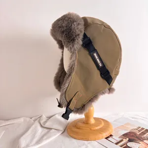Vintage Fliegermütze in Olivgrün mit dickem Kunstfellfutter und Ohrenklappen für den Winter