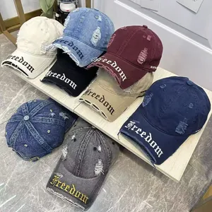 Berretto da Baseball Strappato Distressed Uomo Donna Ricamo Freedom Gotico Stile Tessuto Lavato Cappello da Sole Retro Streetwear