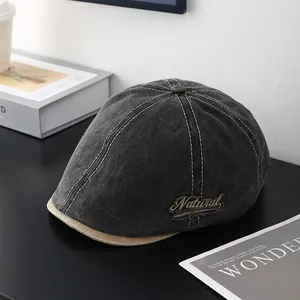 Béret vintage en denim lavé avec visière contrastée et broderie Natural