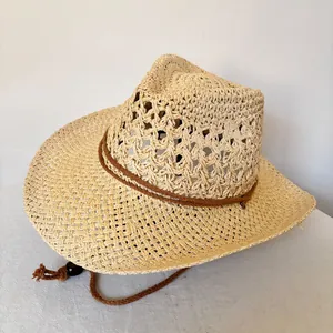 Chapeau de cowboy en paille pour femme avec bords larges et mentonnière marron réglable