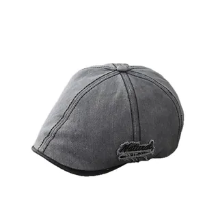 Béret vintage en toile grise délavée avec broderie Natural et liseré noir élégant