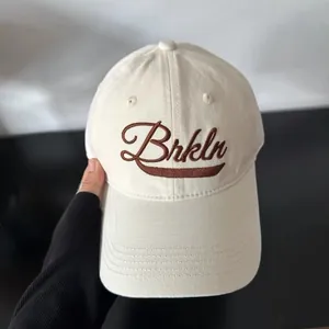 Gorra de béisbol de algodón crema con bordado Brkln marrón para el estilo de otoño