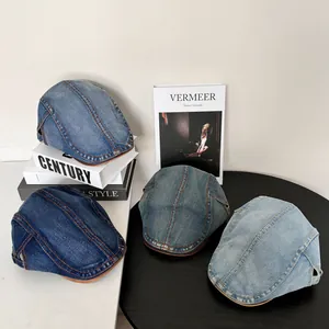 Retro Schirmmützen aus gewaschenem Denim in vier Blautönen mit Kontrastnähten