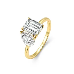 S925 silver gold-plated Toi et Moi ring with emerald and pear cut cubic zirconia stones