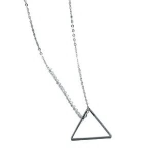 Collier minimaliste en acier inoxydable argenté avec pendentif triangle géométrique