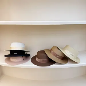 Sombrero Canotier Estilo Francés Mujer Verano Protección Solar Sombrero Tejido Con Cinta de Satén Placa Metal Decoración Transpirable Playa Vacaciones
