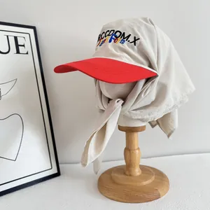 Street style sun hat with wide neck protection flap and red letter embroidery