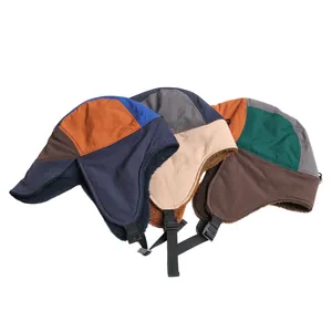 Cappello da pilota invernale con calda fodera in pile e design antivento colorato