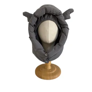 Capuche thermique d'hiver avec bois de cerf et fermeture coupe-vent par bouton