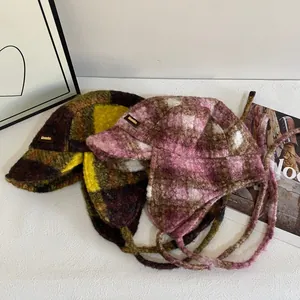 Chapeau d'aviateur rétro à carreaux en peluche avec cache-oreilles pour l'hiver