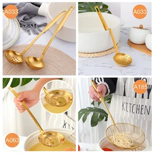 Détail de louches et écumoires en acier inoxydable 304 doré dans un décor de cuisine
