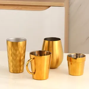 Set de quatre tasses et mugs en acier inoxydable 304 doré aux textures variées