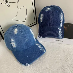Casquettes de baseball en denim vintage délavé bleu clair et foncé avec détails usés