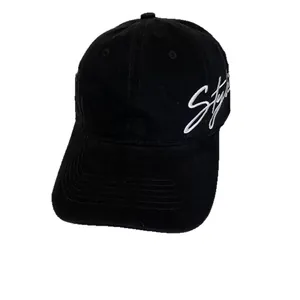 Klassische schwarze Baumwoll-Baseballkappe mit weißer Style-Stickerei und gebogenem Schirm für draußen
