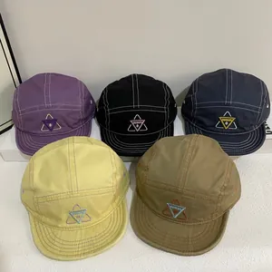 5 Panel Camper Hat Baumwolle Segeltuch Kontrastnaht Weiche Krempe Verstellbar Baseball Cap Dreieck Logo Outdoor Streetwear Unisex Sonnenhut