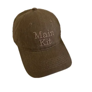 Berretto da baseball classico in cotone lavato marron scuro con ricamo per le donne