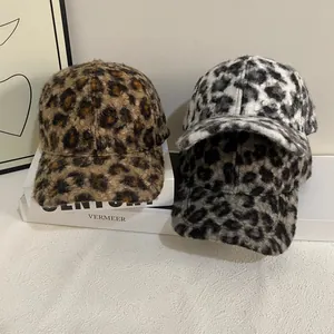 Women Leopard Print Plush Baseball Cap Winter Warm Faux Fur Soft Thickened Curved Brim Fashion Outdoor Daily Trucker Hat