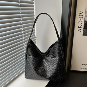 Black woven leather hobo bag with large capacity for women stylish shoulder tote bag