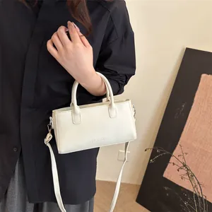 Borsa a mano retrò bianco crema con tracolla e scritta FASHION elegante per donna