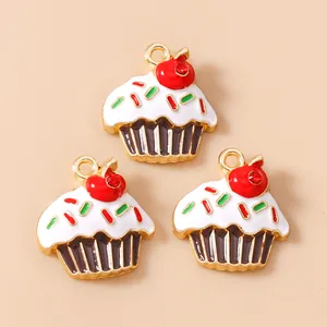 Τρία DIY μενταγιόν cupcake από σμάλτο με κόκκινα στρας για κατασκευή κοσμημάτων