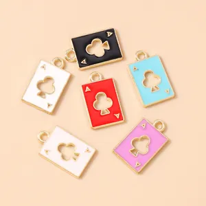 Set van 10 kleurrijke klaveren aas bedeltjes met goudlaag voor doe-het-zelf sieraden