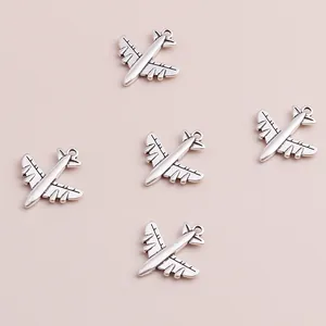 Cinco dijes de avión en plata antigua de aleación para creación de joyas DIY y collares