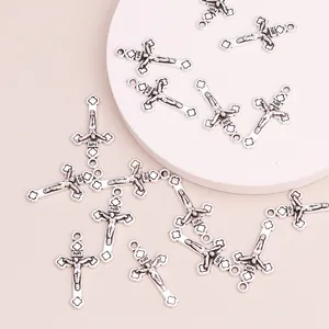 Ciondoli croce crocifisso retrò in argento per gioielli fai da te con design INRI