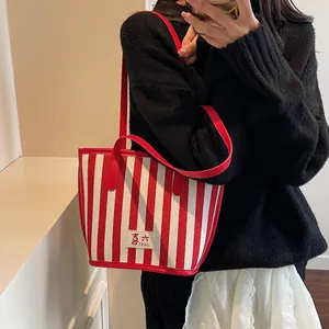 Sac fourre-tout chic en toile à rayures rouges et blanches avec anses en cuir