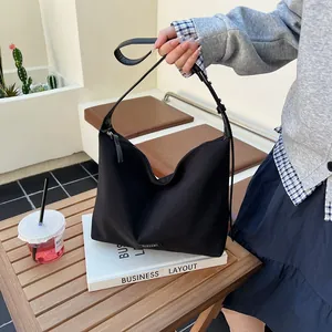 Women Minimalist Nylon Hobo Shoulder Bag Large Capacity Crossbody Bag For Daily Commuting Simple Solid Color Tote Bag