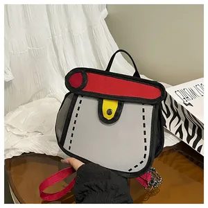 Detail der 2D-Cartoon-Handtasche mit roter Klappe, Kontrastpaspel und silberner Kette