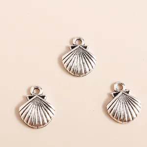 Trois pendentifs coquillages en alliage argenté vintage pour création de bijoux DIY