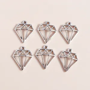 6 Stück versilberte hohle Anhänger in Diamantform aus Legierung für DIY-Schmuck