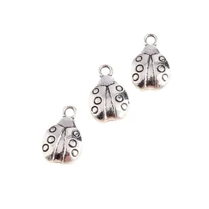 Set mit drei Vintage Silber Marienkäfer Anhängern für DIY Schmuckherstellung Zubehör