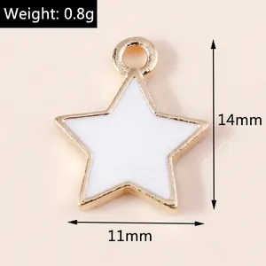 Detail van 14mm sterbedel met wit emaille en goudkleurig metalen frame voor DIY-sieraden